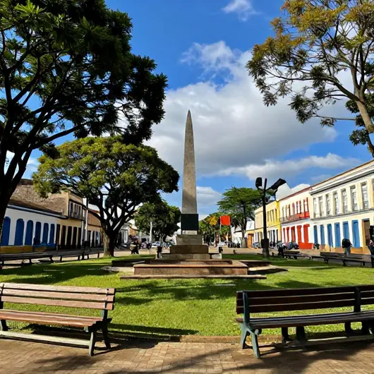 Explorando a Praça Tubal Vilela Explorando a Praça Tubal Vilela
